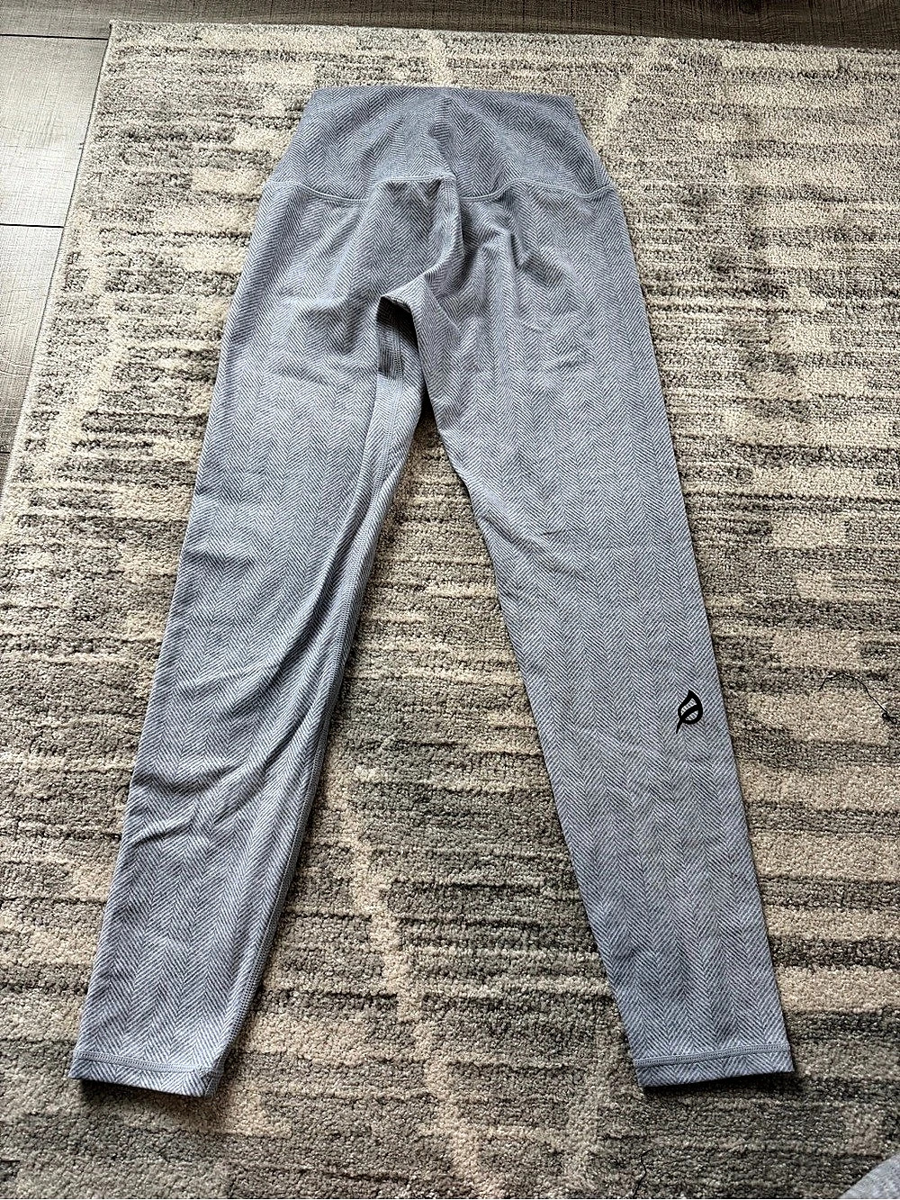 P’tula Women's Gray Athletic Leggings
